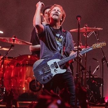 Pearl Jam: le setlist, i video e i resoconti di ogni concerto del tour americano 2022